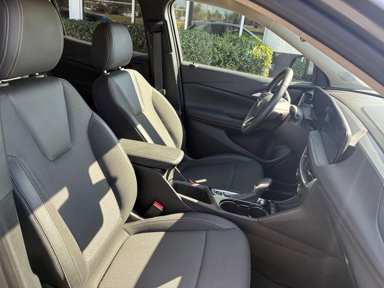 Thumbnail: 2025 Buick Encore GX - 35