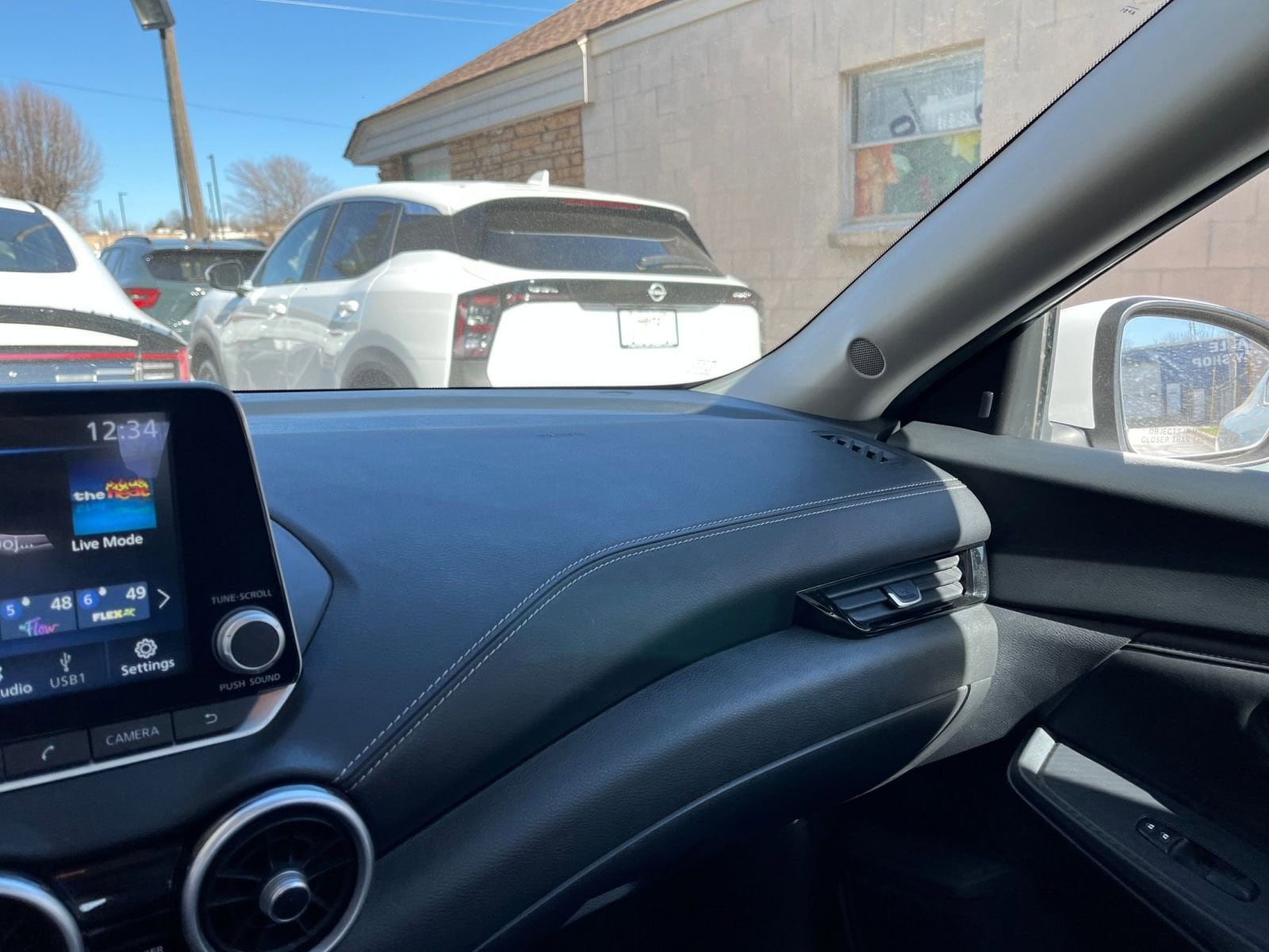 Thumbnail: 2025 Nissan Sentra - 33