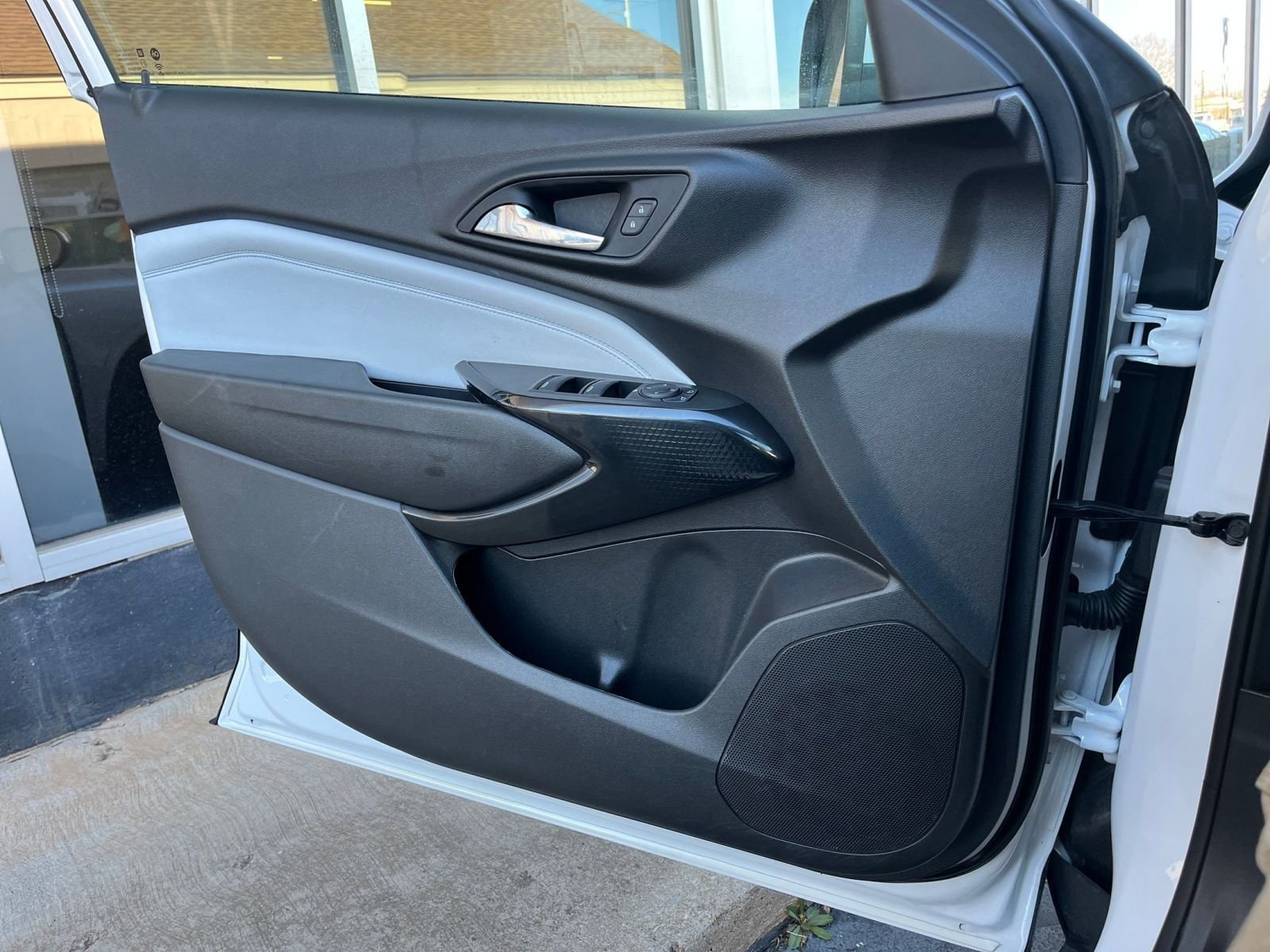 Thumbnail: 2025 Chevrolet Trax - 18