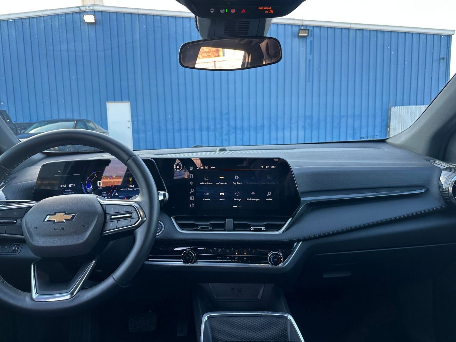 Thumbnail: 2025 Chevrolet Equinox - 32