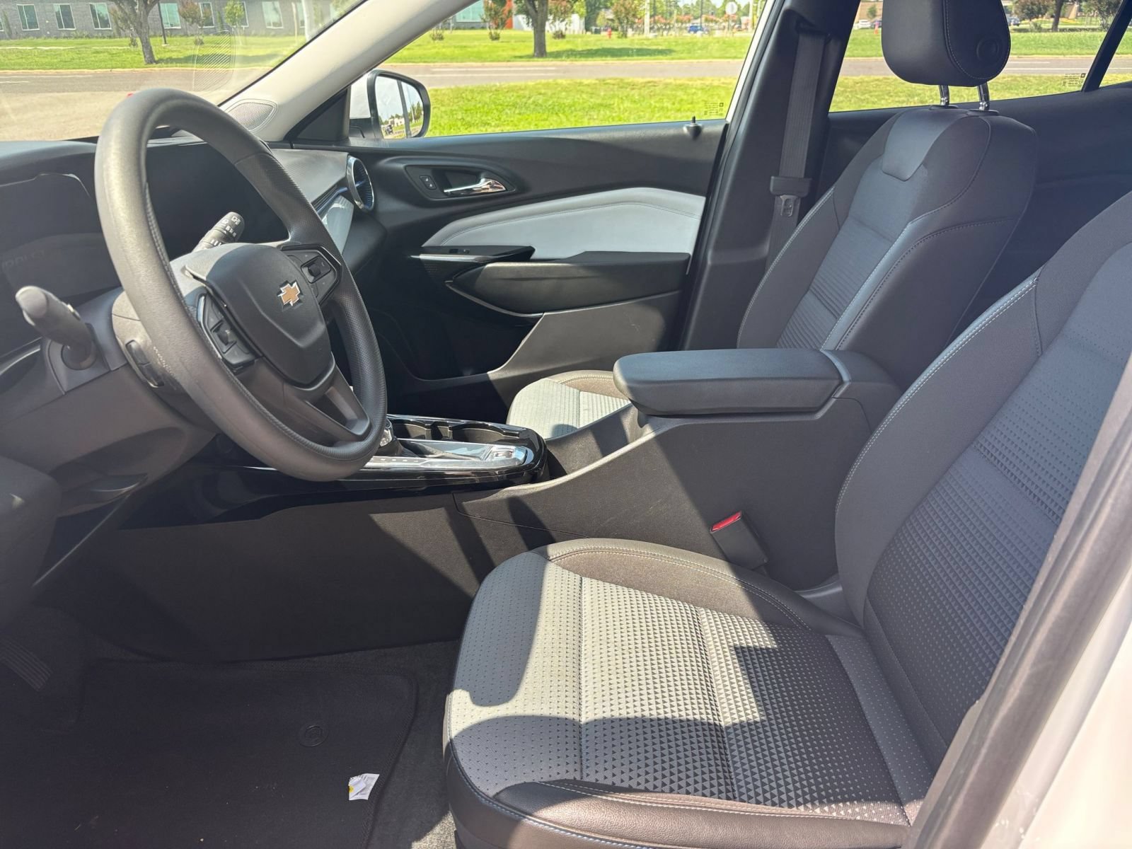 Thumbnail: 2025 Chevrolet Trax - 25