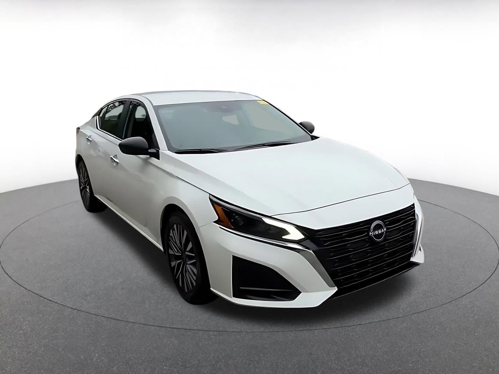 Thumbnail: 2025 Nissan Altima - 3