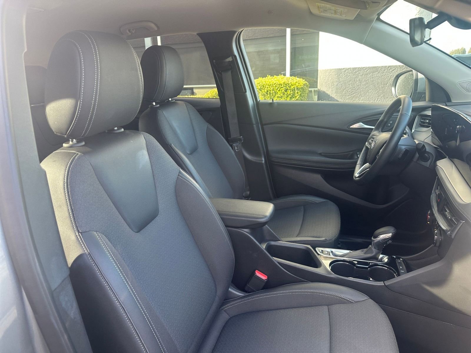 Thumbnail: 2025 Buick Encore GX - 34