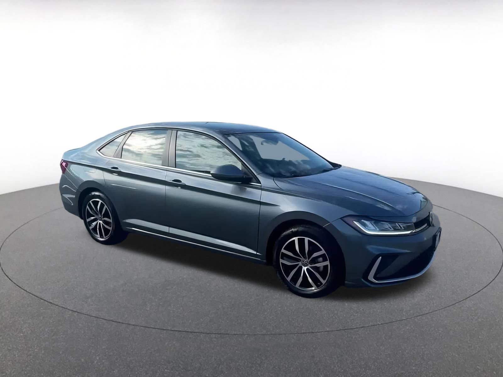 Thumbnail: 2025 Volkswagen Jetta - 2