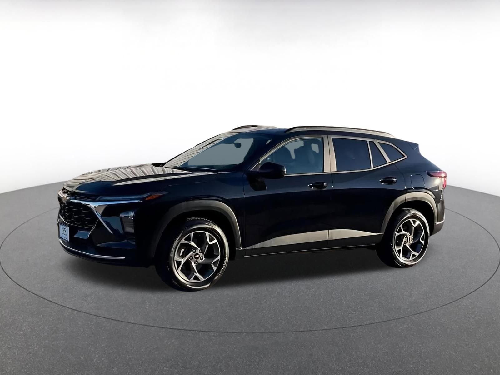 Thumbnail: 2025 Chevrolet Trax - 8