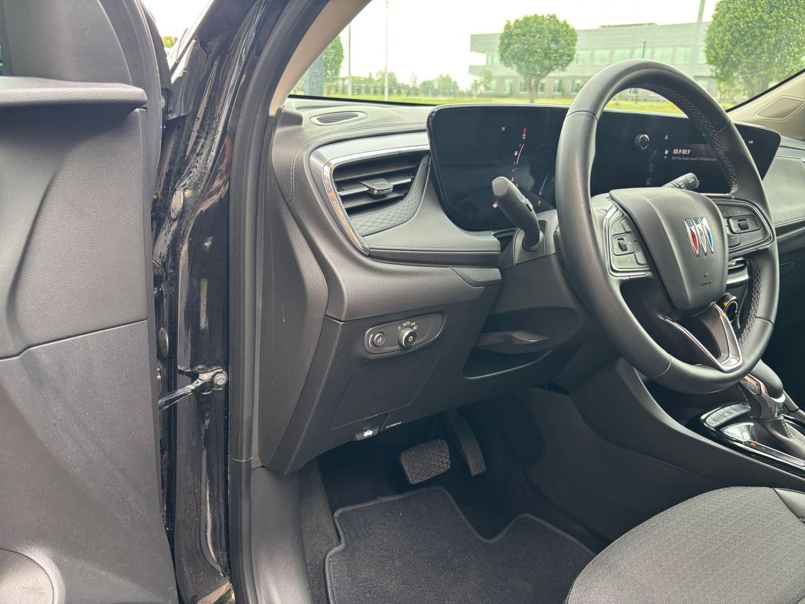 Thumbnail: 2025 Buick Encore GX - 33