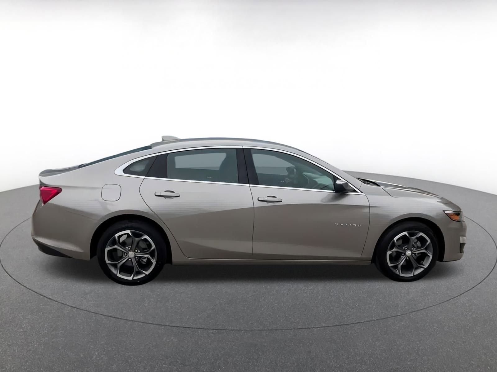 Thumbnail: 2024 Chevrolet Malibu - 16