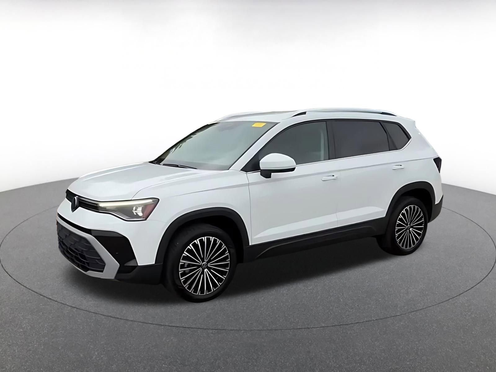 Thumbnail: 2025 Volkswagen Taos - 8