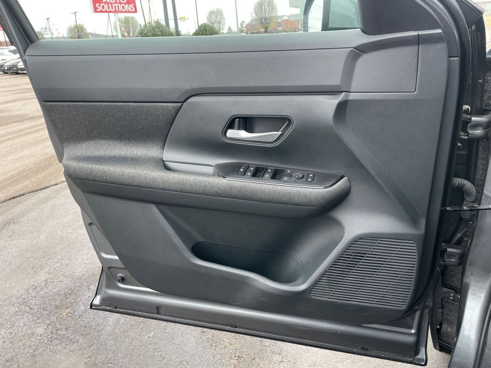 Thumbnail: 2025 Nissan Kicks - 18