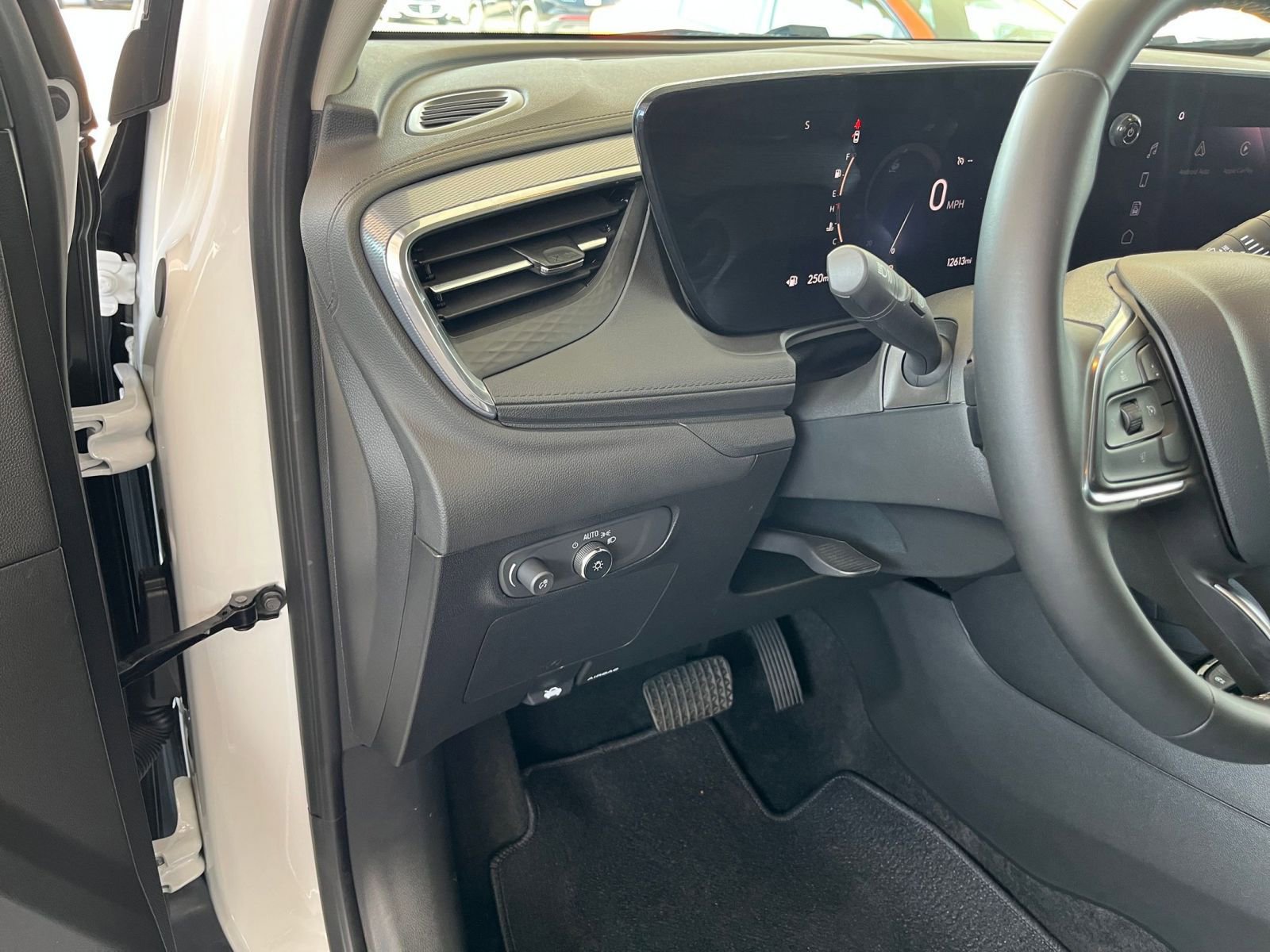 Thumbnail: 2025 Buick Encore GX - 32