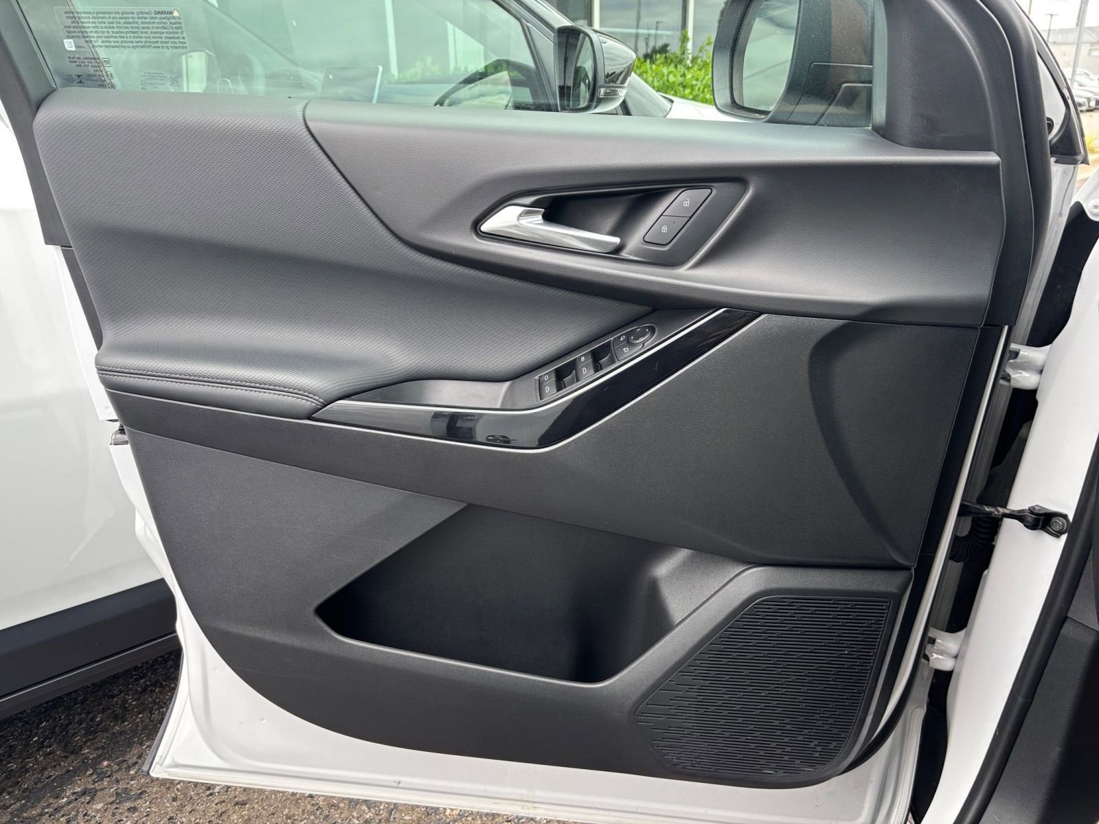 Thumbnail: 2025 Chevrolet Equinox - 18