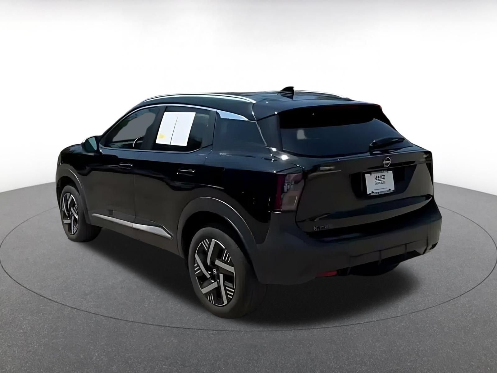 Thumbnail: 2026 Nissan Kicks - 10