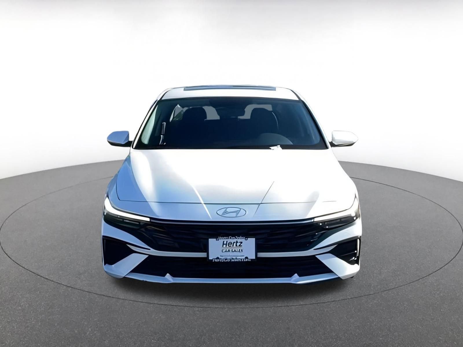 Thumbnail: 2025 Hyundai Elantra - 4