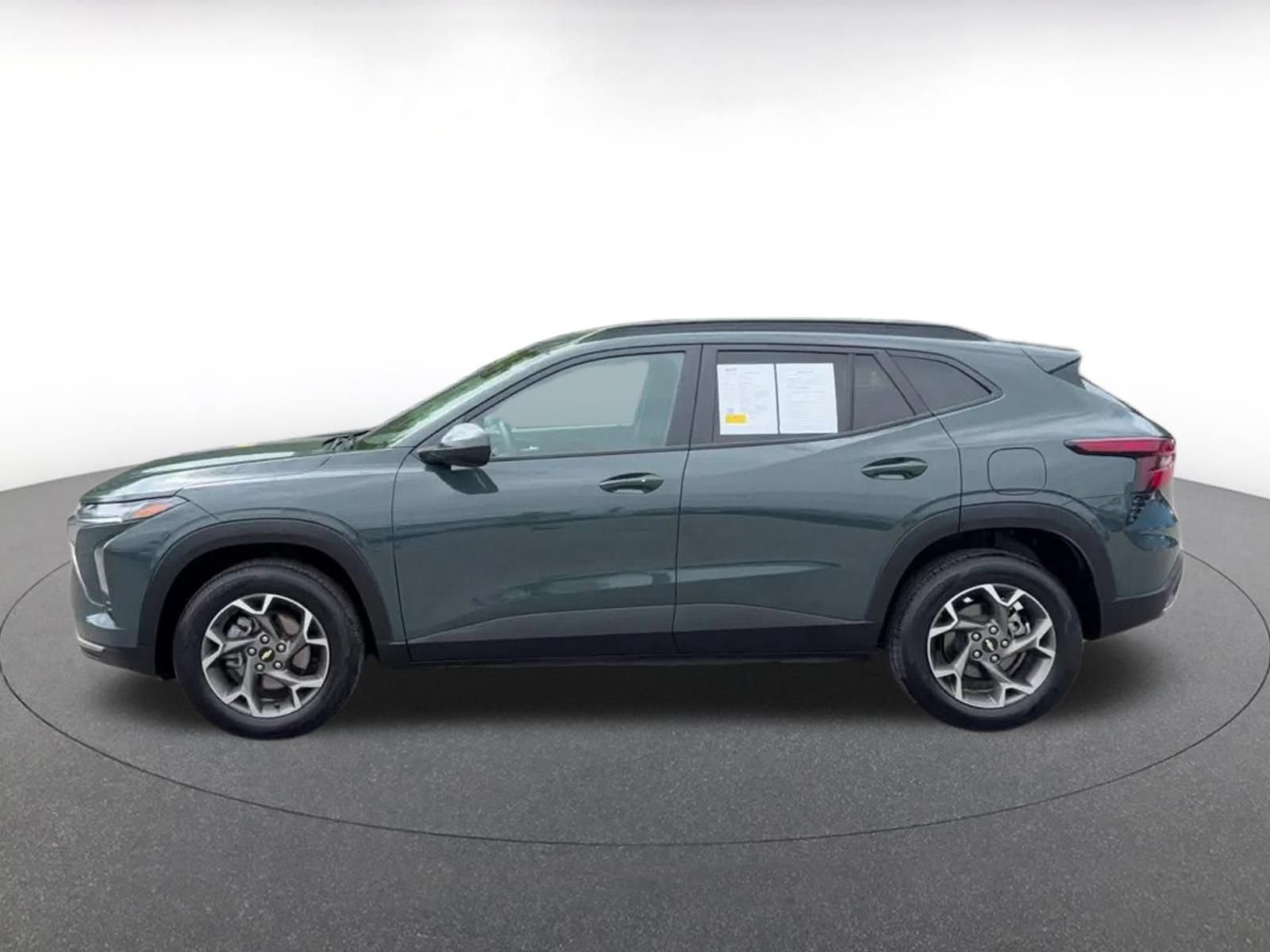 Thumbnail: 2025 Chevrolet Trax - 9