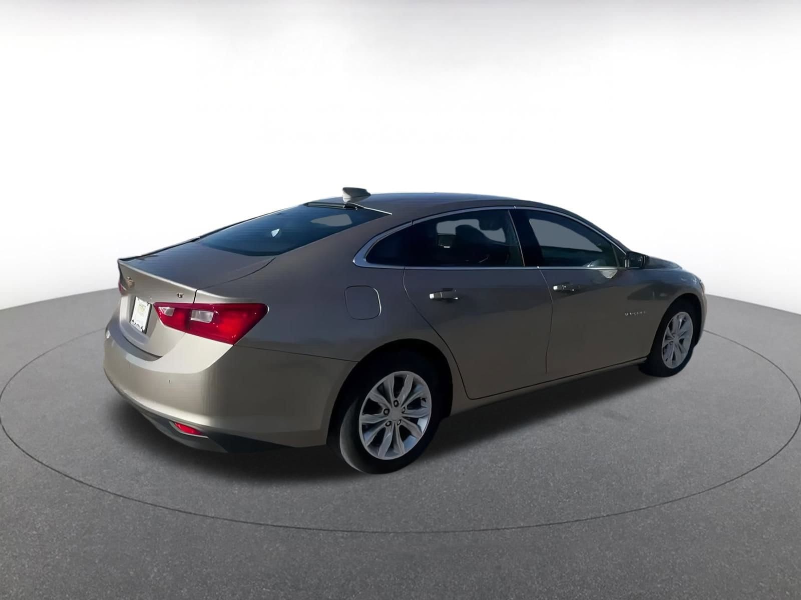 Thumbnail: 2024 Chevrolet Malibu - 15