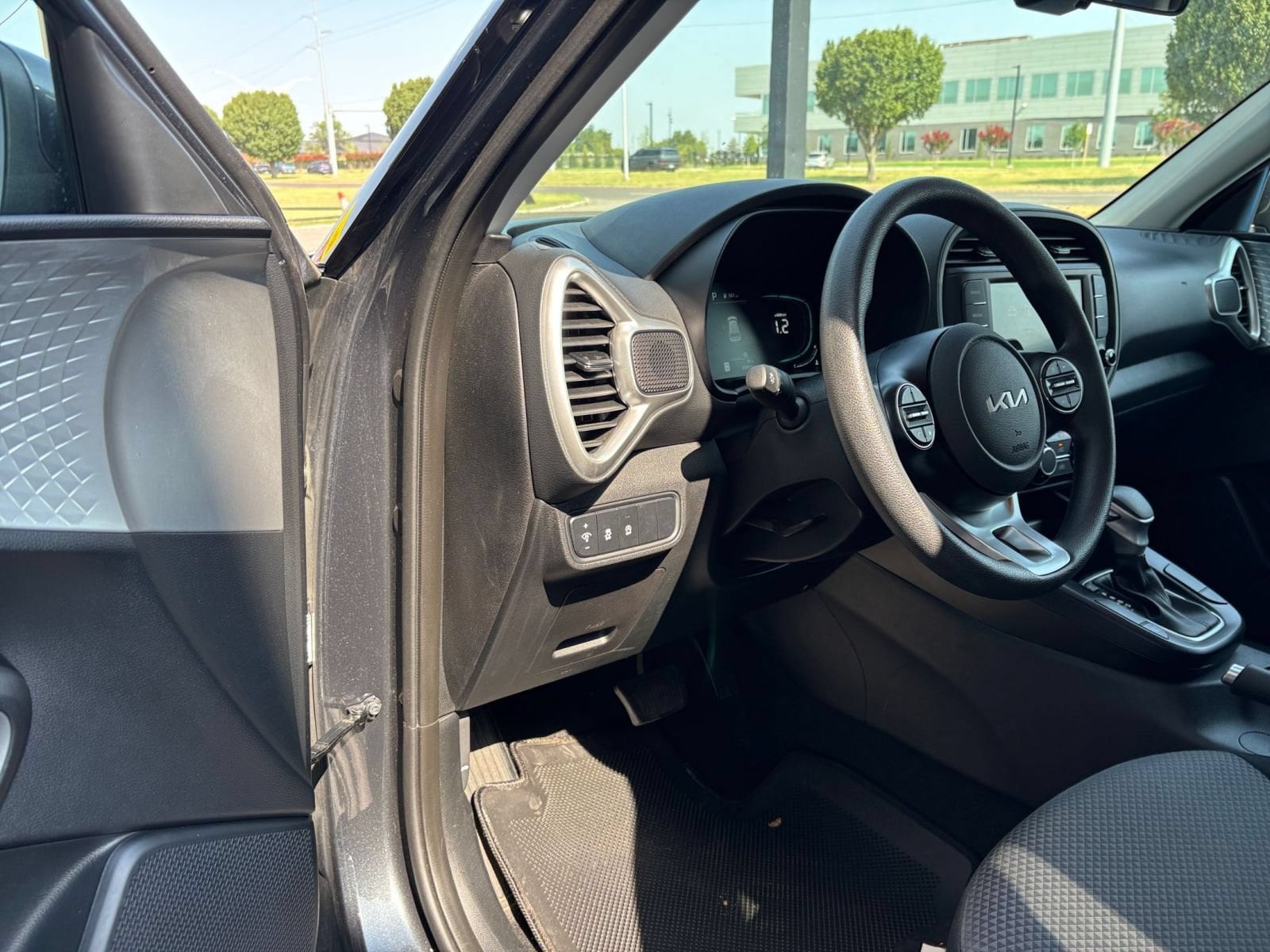 Thumbnail: 2025 Kia Soul - 32