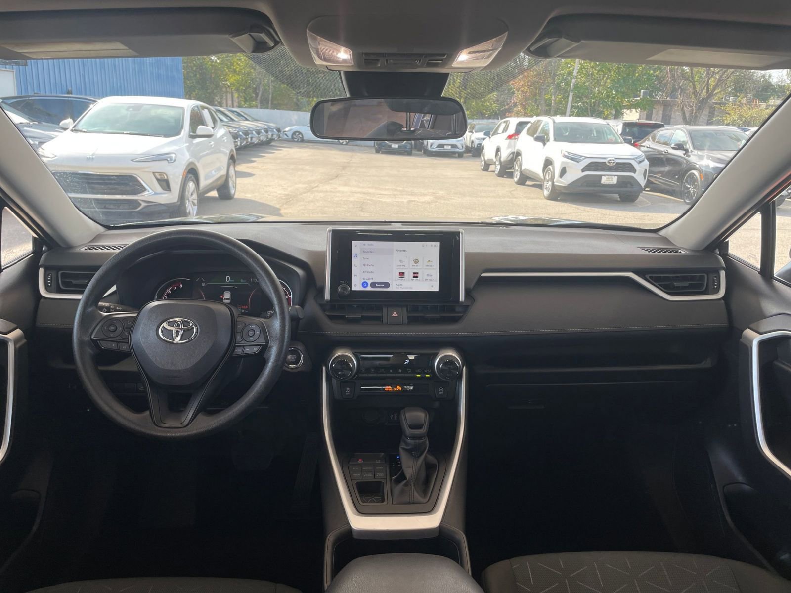 Thumbnail: 2025 Toyota RAV4 - 34