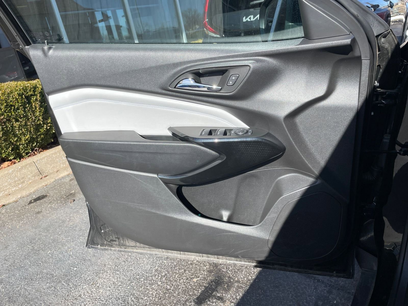 Thumbnail: 2025 Chevrolet Trax - 18