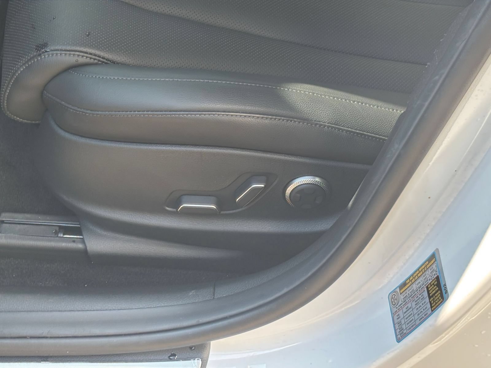 Thumbnail: 2026 Genesis G80 - 19