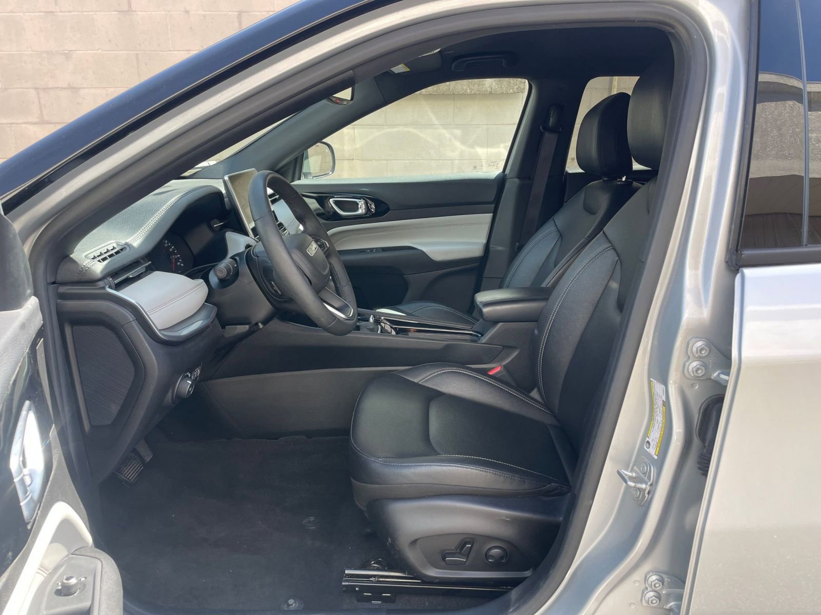 Thumbnail: 2025 Jeep Compass - 28