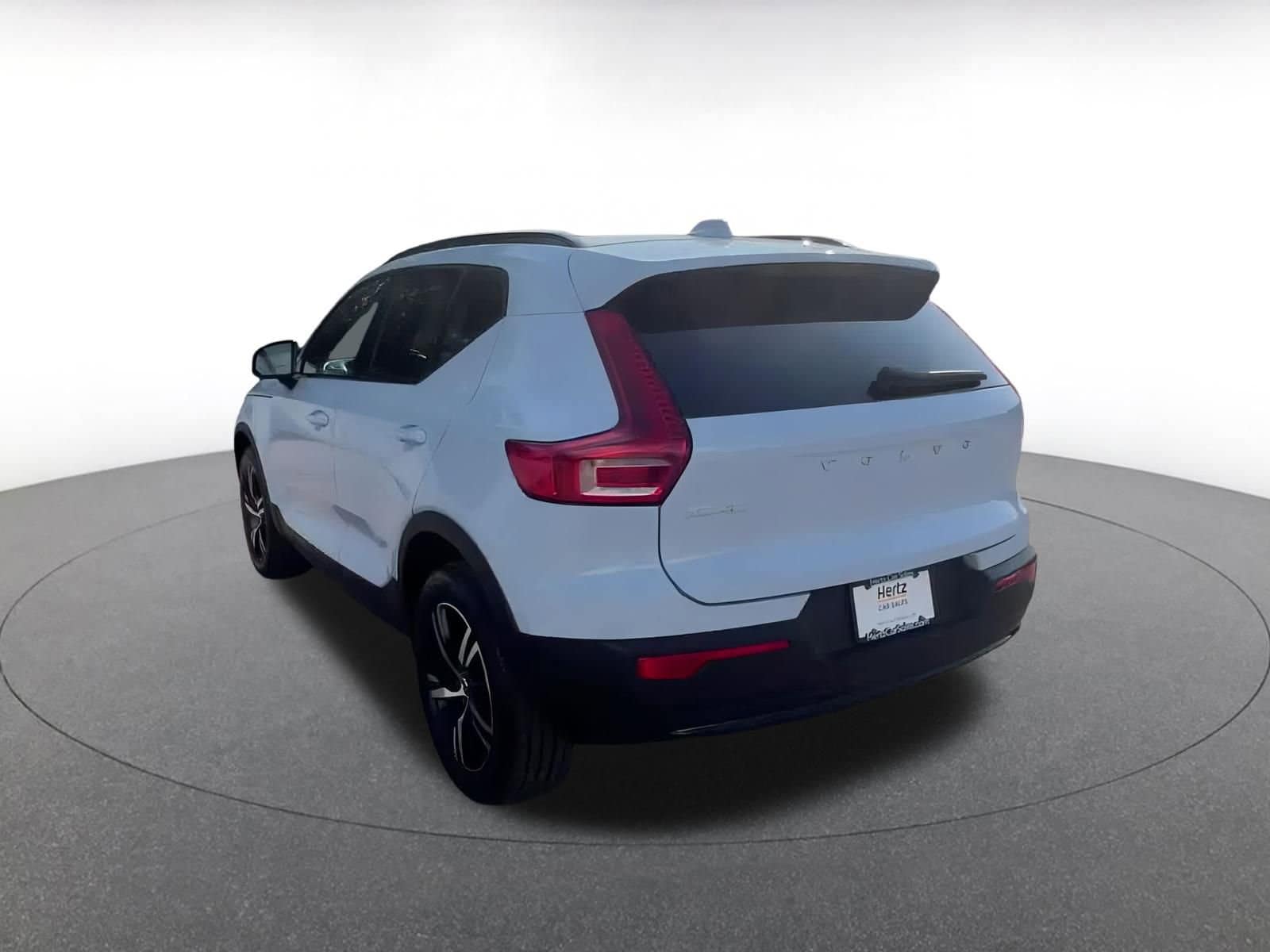 Thumbnail: 2024 Volvo XC40 - 11