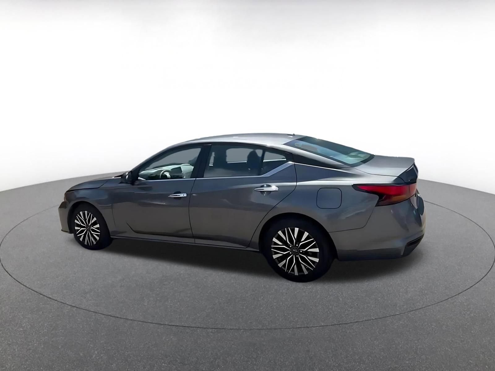 Thumbnail: 2025 Nissan Altima - 10
