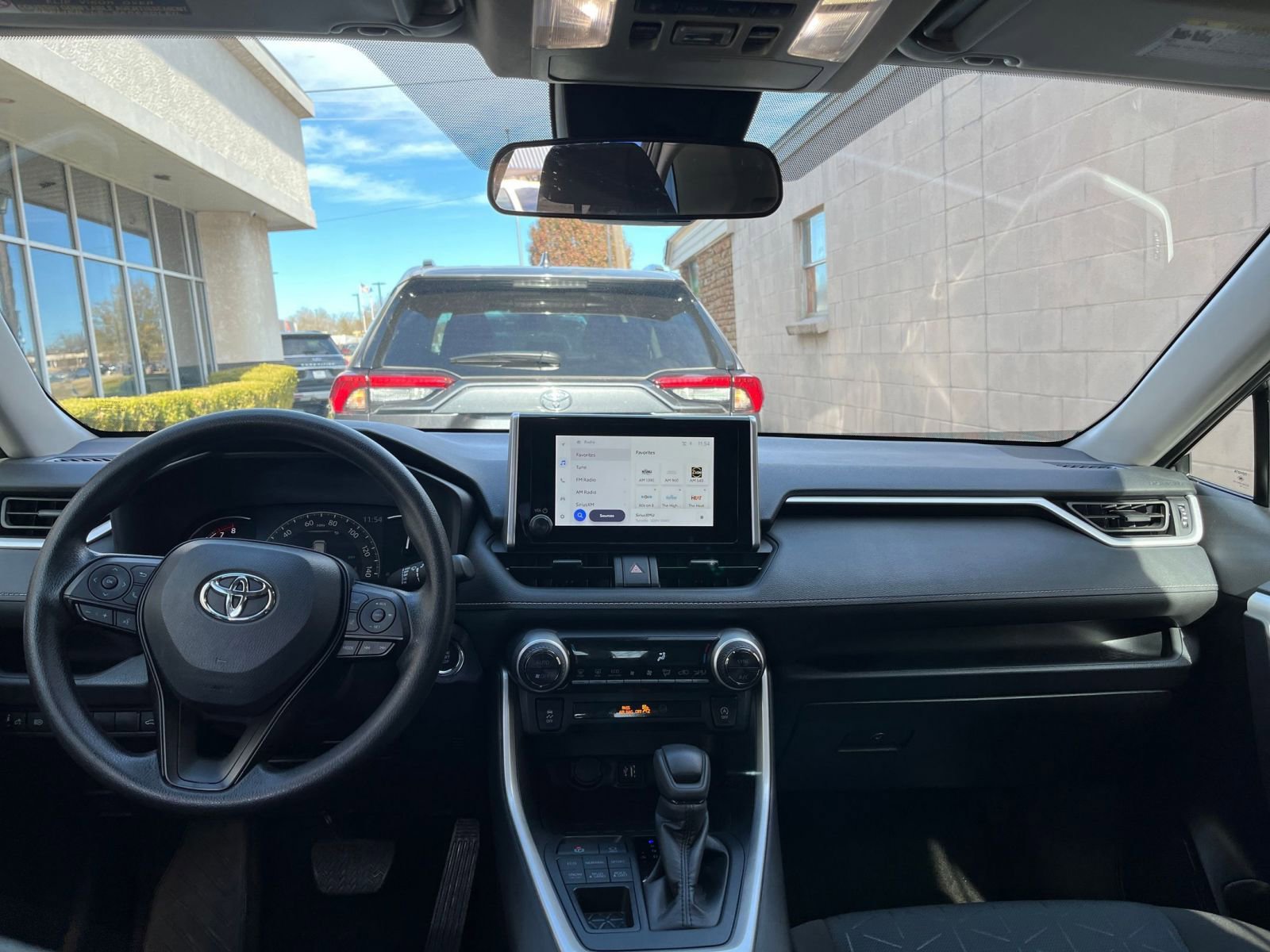 Thumbnail: 2025 Toyota RAV4 - 34