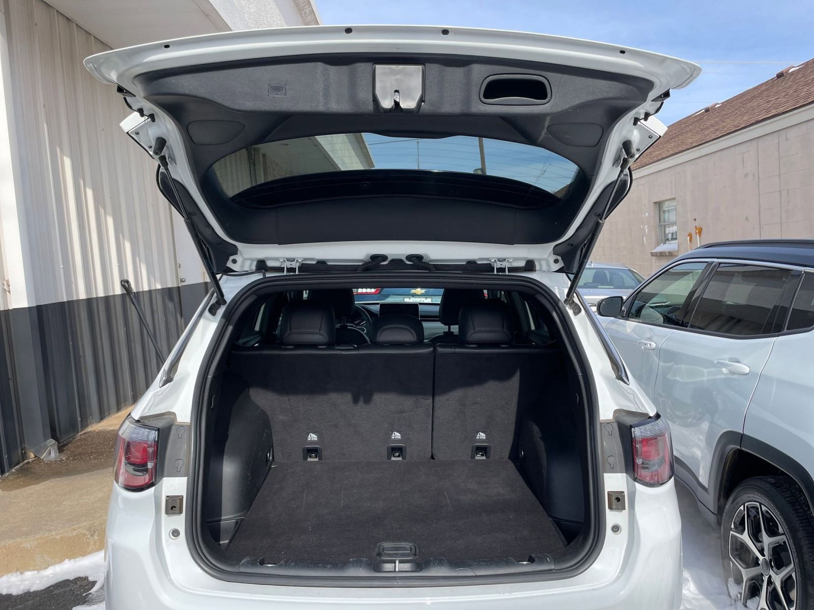 Thumbnail: 2025 Jeep Compass - 32