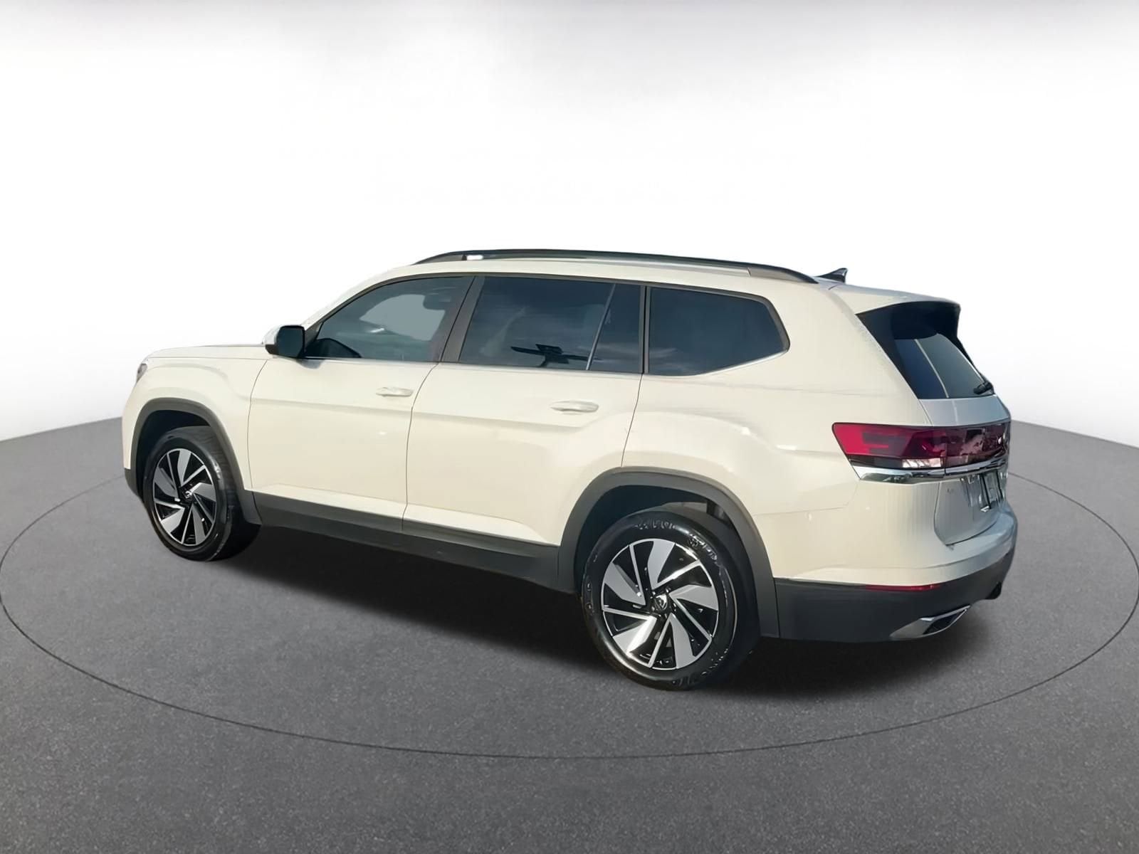 Thumbnail: 2024 Volkswagen Atlas - 10