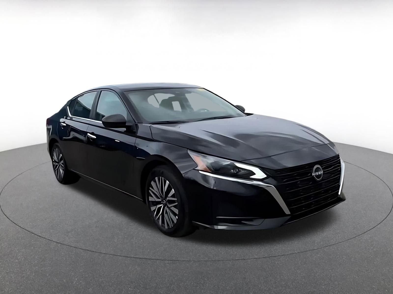 Thumbnail: 2025 Nissan Altima - 3