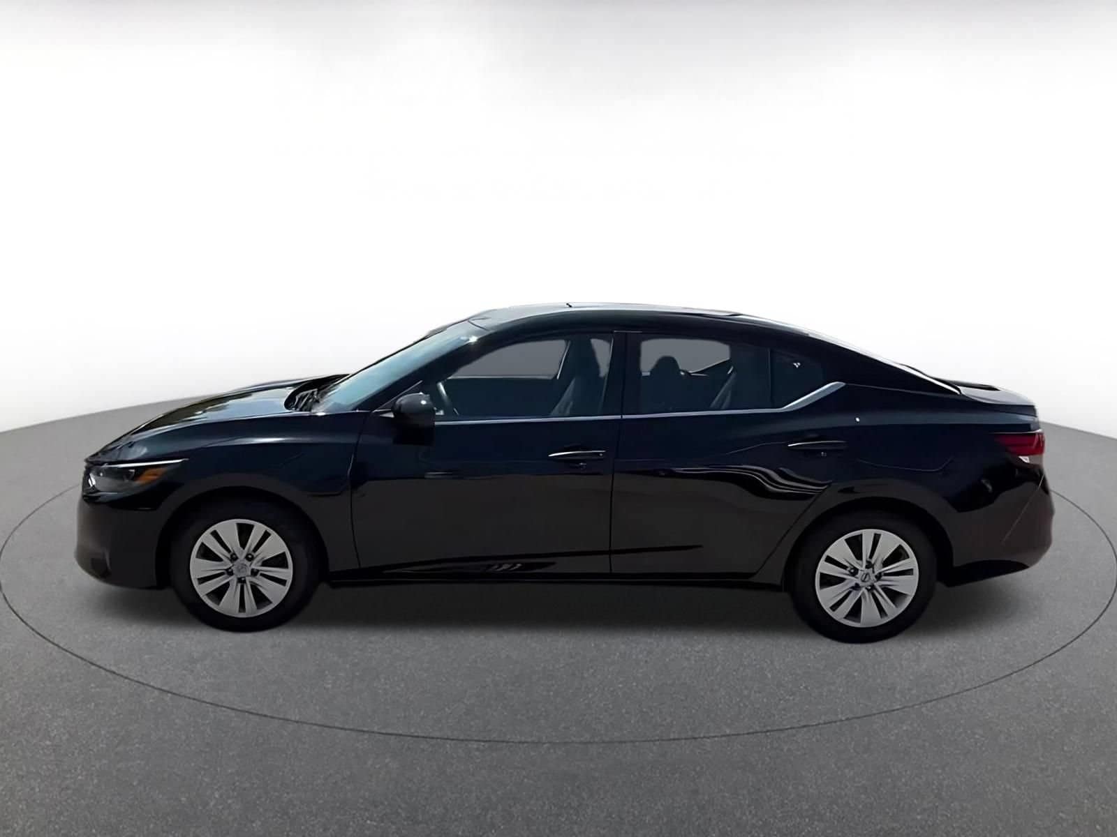 Thumbnail: 2025 Nissan Sentra - 10