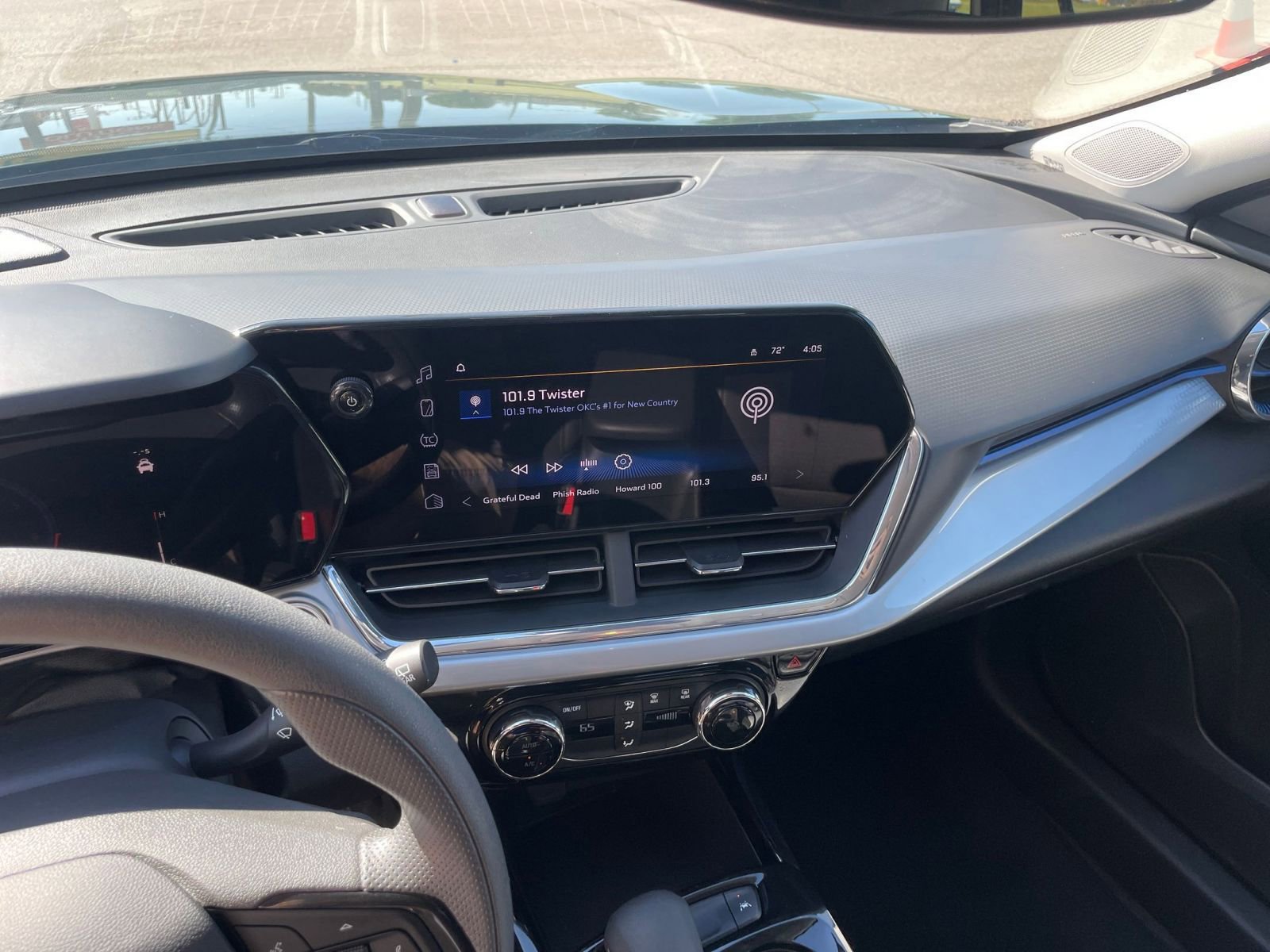 Thumbnail: 2025 Chevrolet Trax - 17