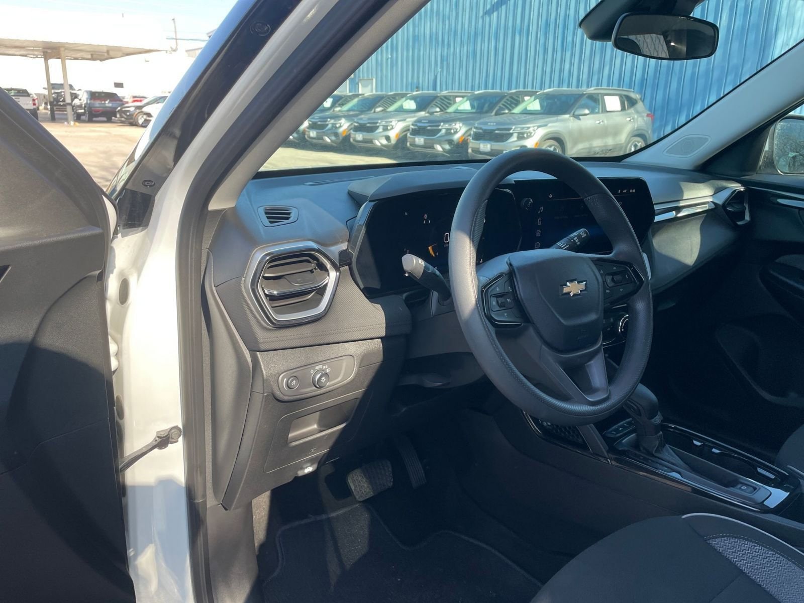 Thumbnail: 2025 Chevrolet TrailBlazer - 32