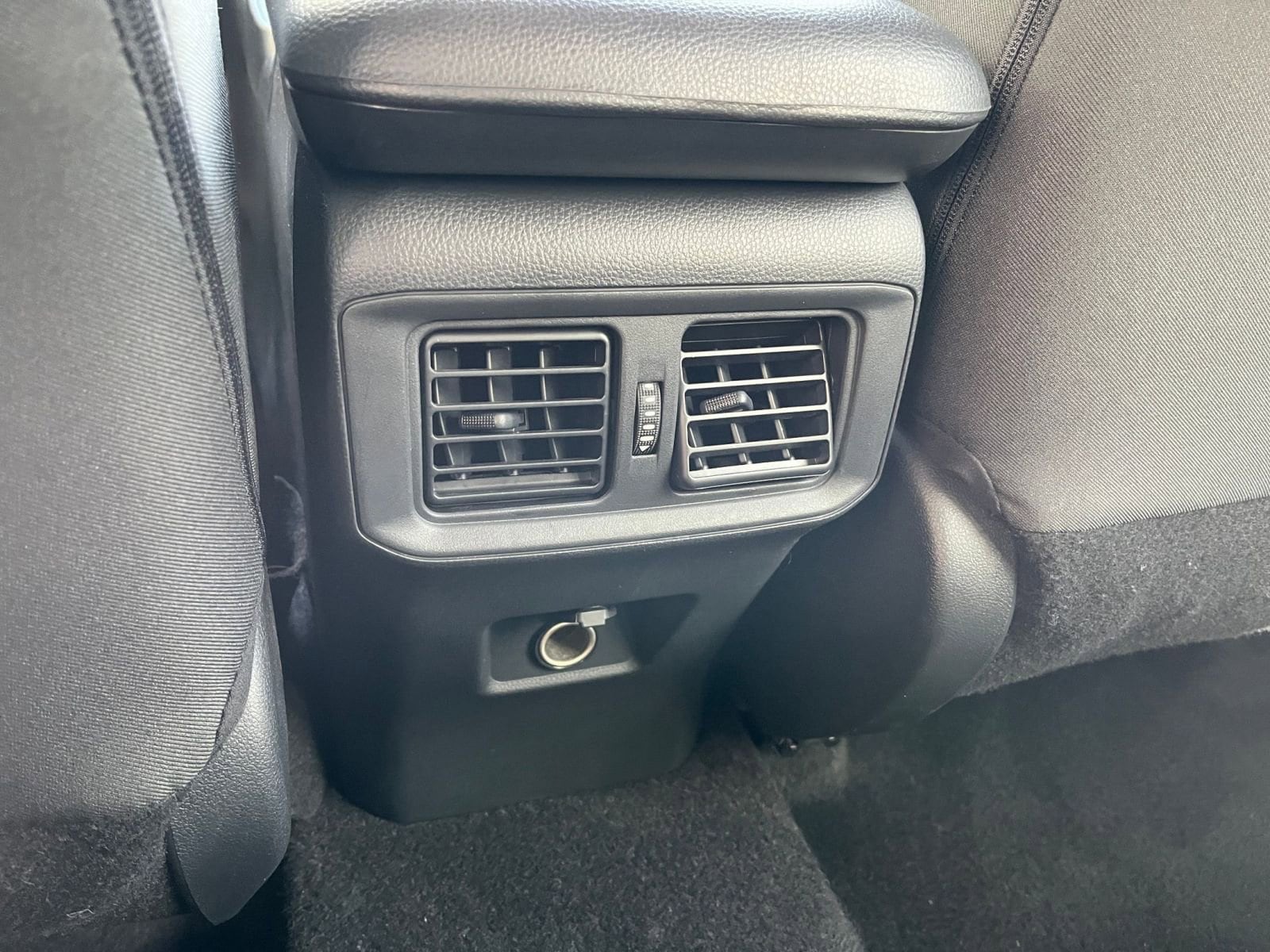 Thumbnail: 2025 Toyota RAV4 - 23