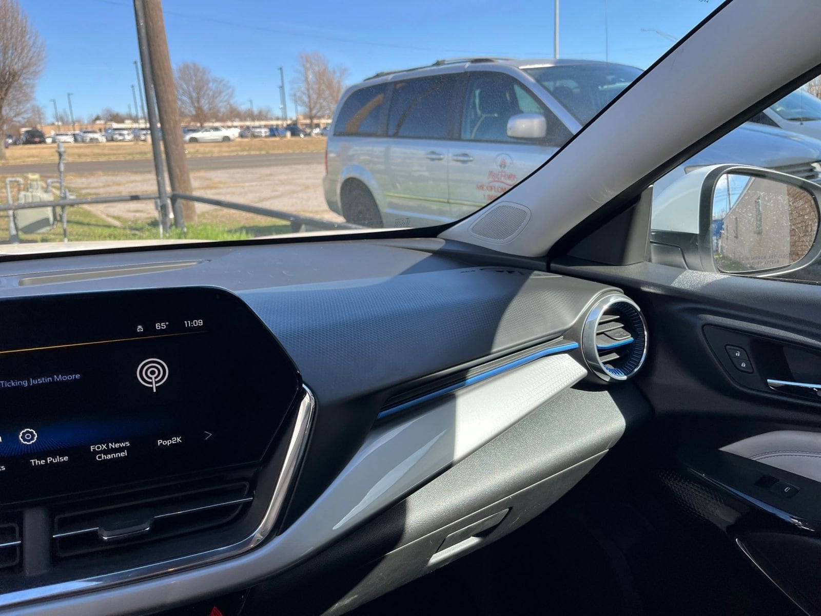 Thumbnail: 2025 Chevrolet Trax - 34