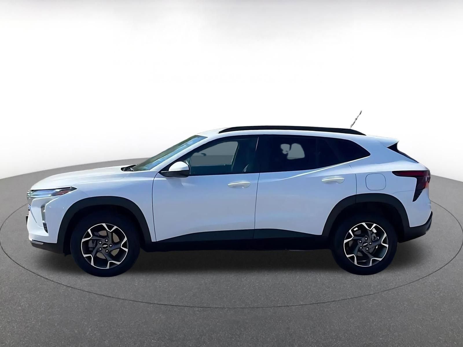 Thumbnail: 2025 Chevrolet Trax - 9