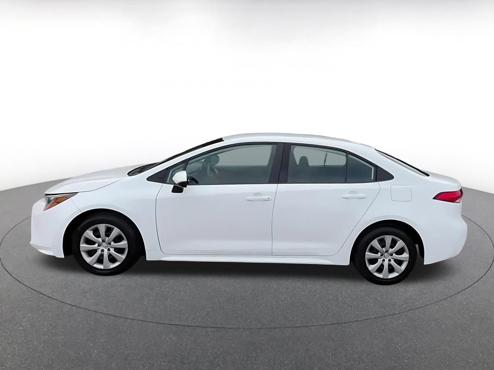 Thumbnail: 2023 Toyota Corolla - 9