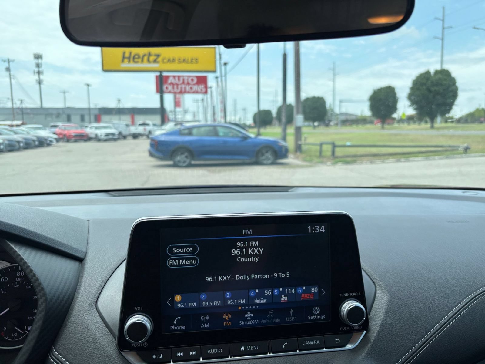 Thumbnail: 2025 Nissan Sentra - 17