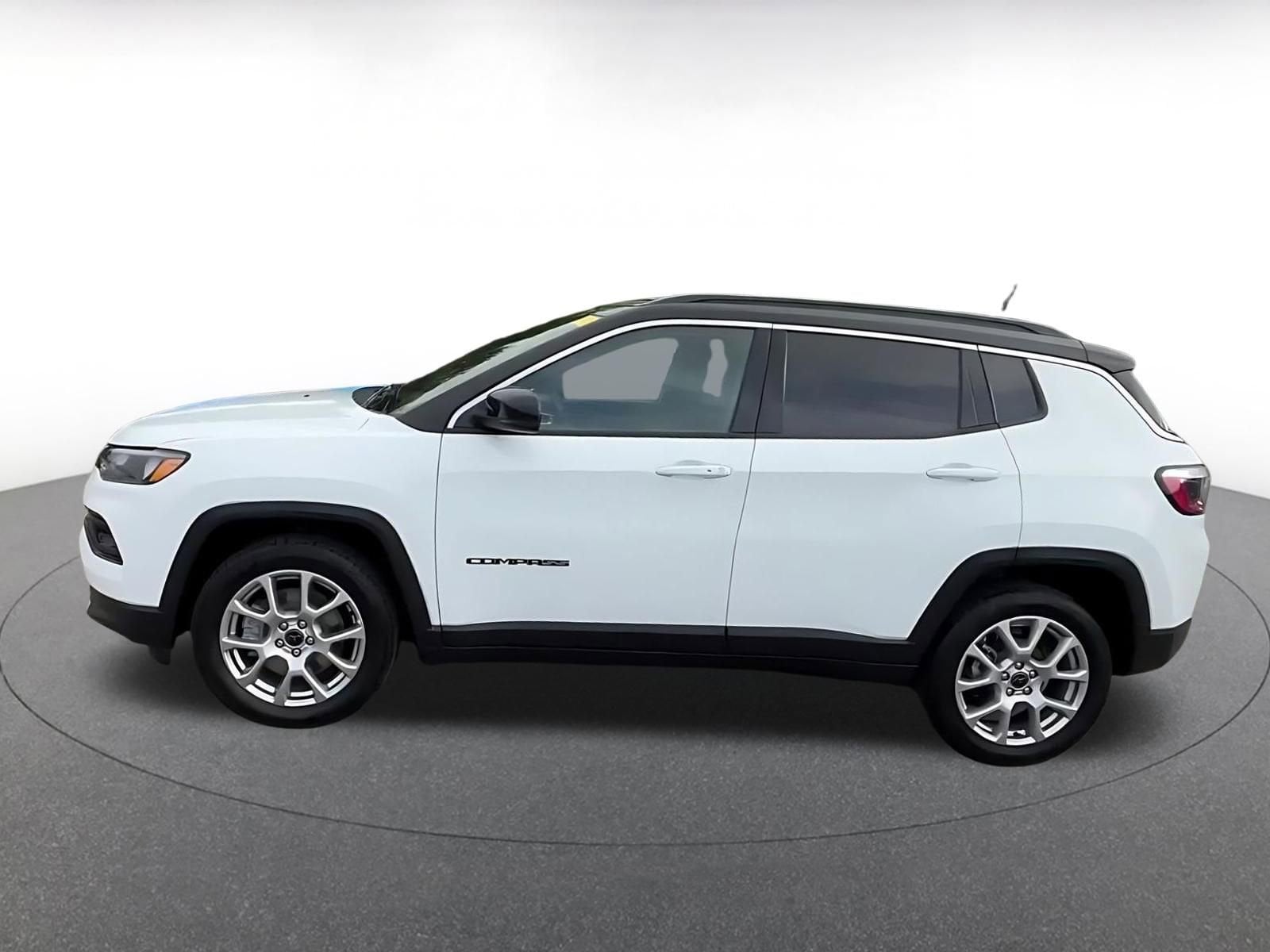 Thumbnail: 2025 Jeep Compass - 9