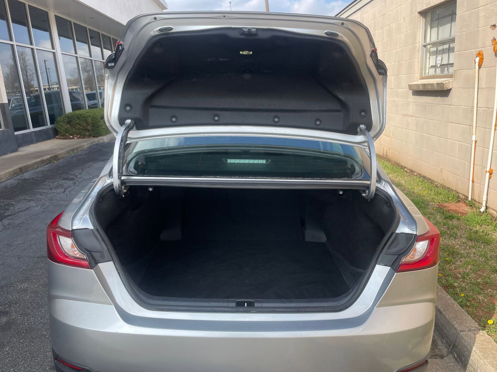 Thumbnail: 2025 Toyota Camry - 31