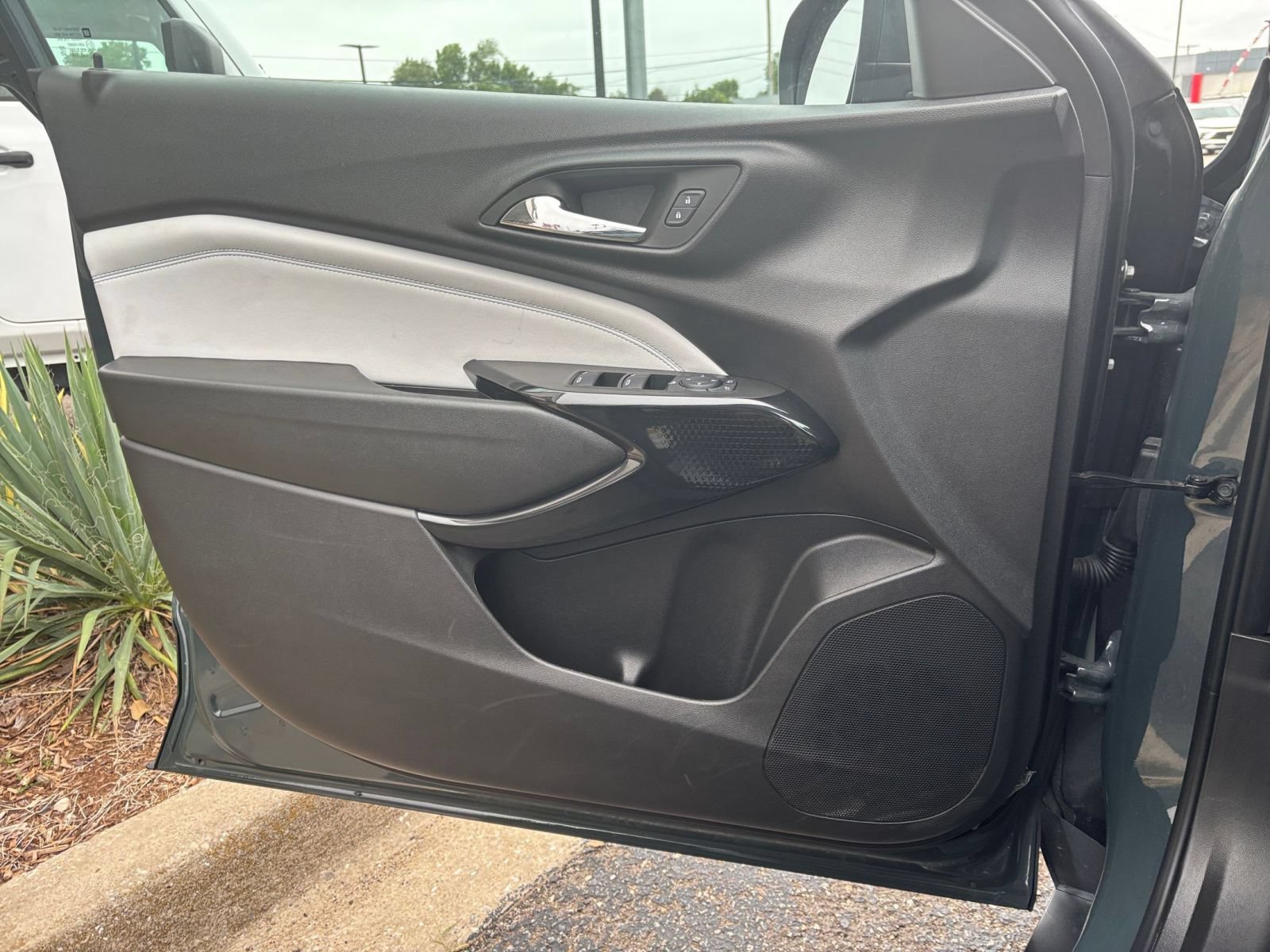 Thumbnail: 2025 Chevrolet Trax - 18