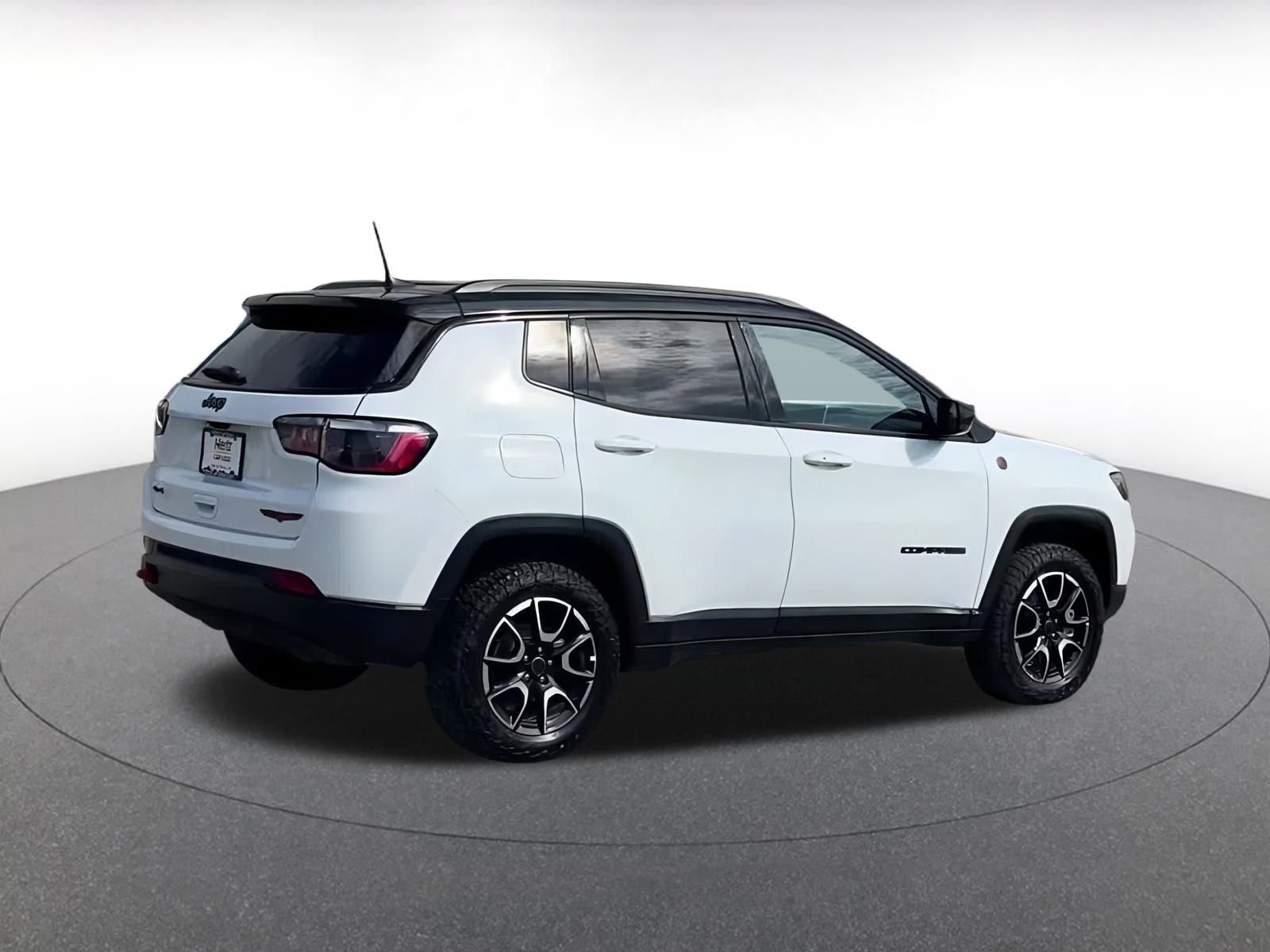 Thumbnail: 2025 Jeep Compass - 15