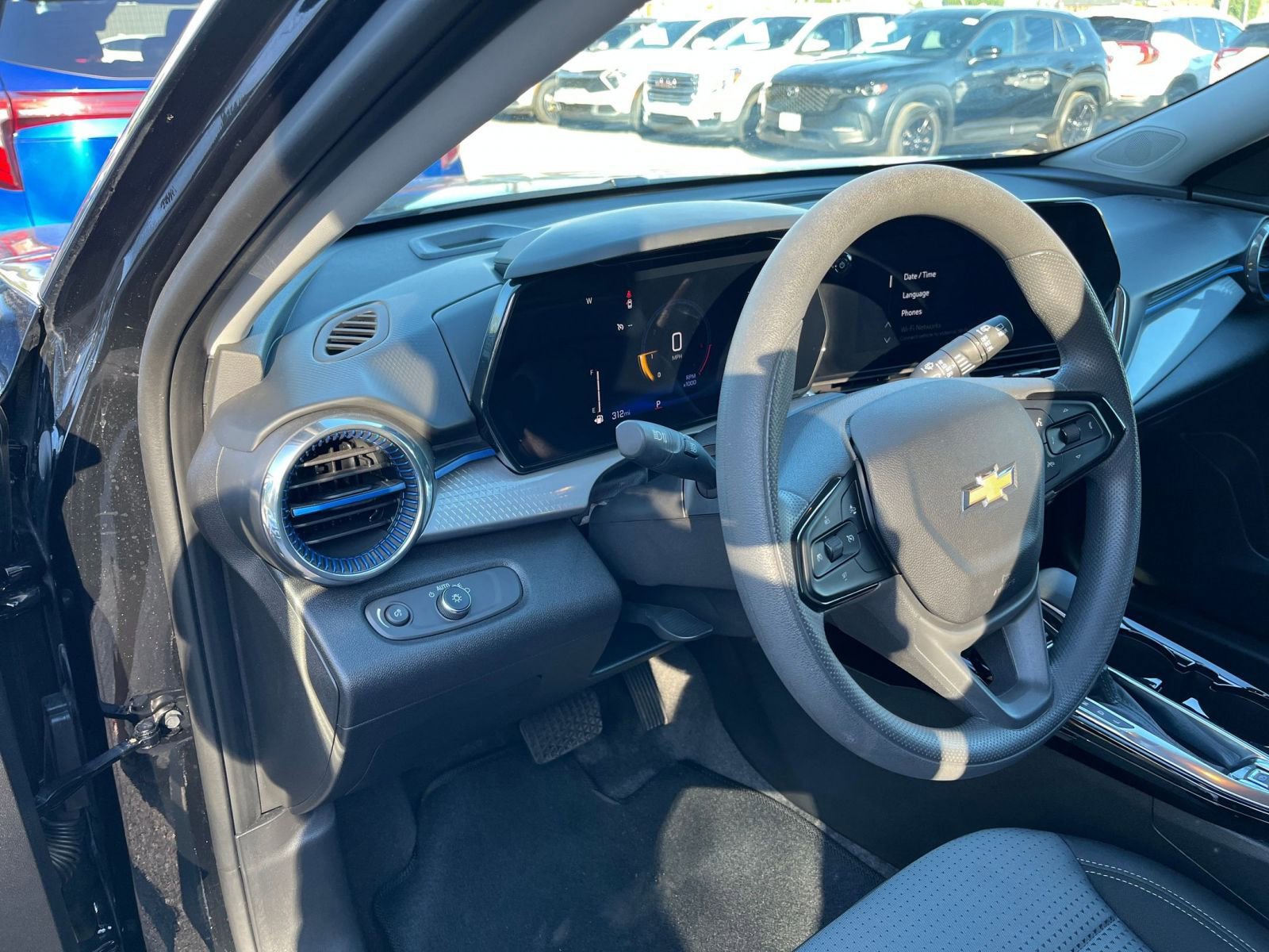 Thumbnail: 2025 Chevrolet Trax - 33