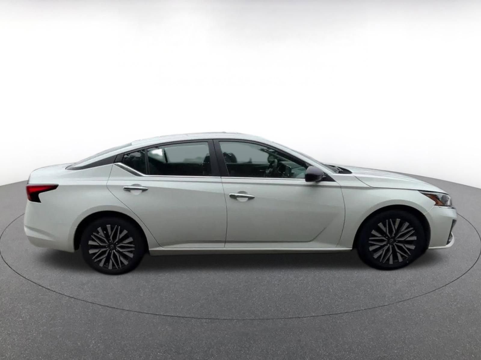 Thumbnail: 2025 Nissan Altima - 16