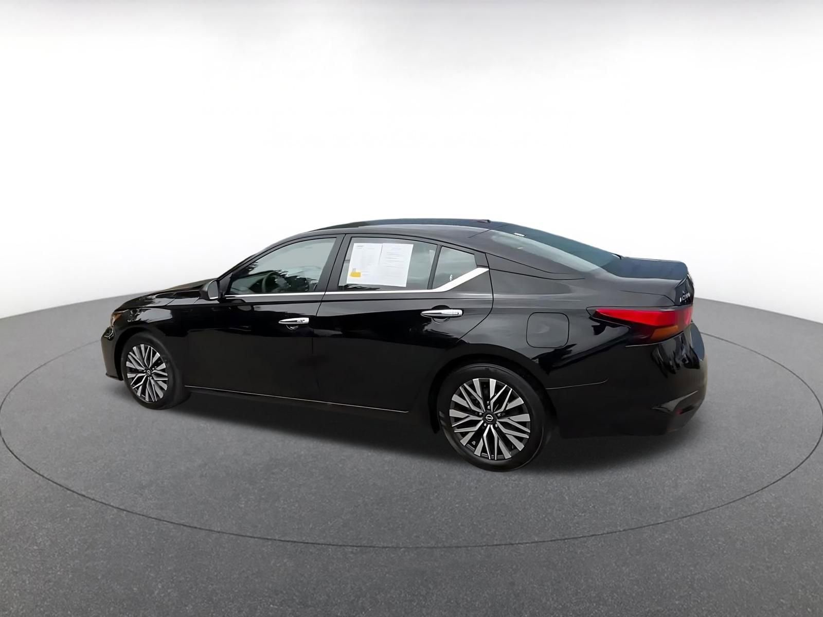Thumbnail: 2025 Nissan Altima - 10