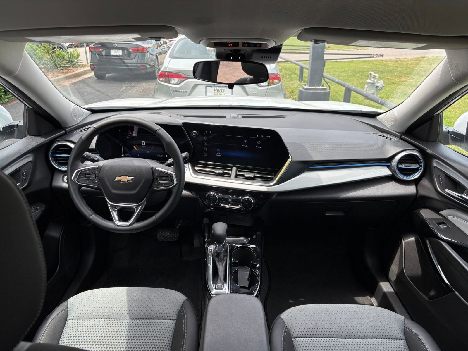 Thumbnail: 2025 Chevrolet Trax - 32