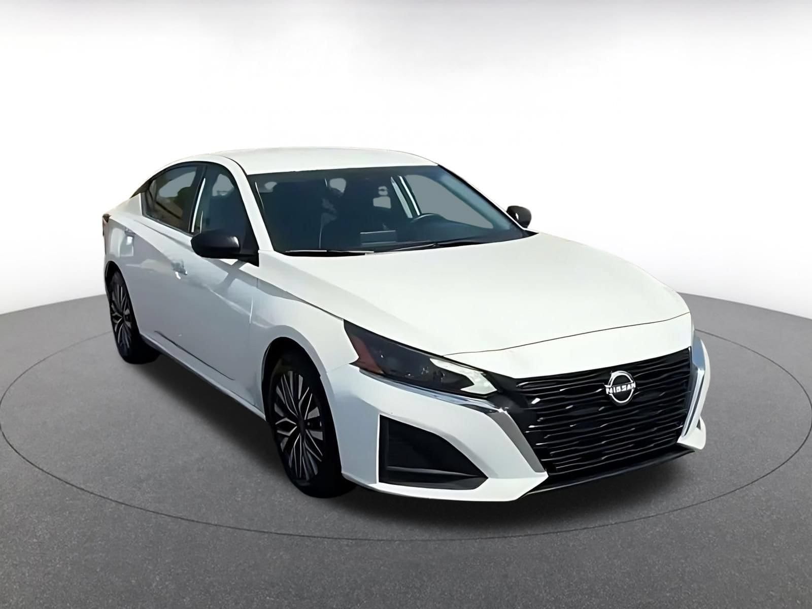 Thumbnail: 2025 Nissan Altima - 3