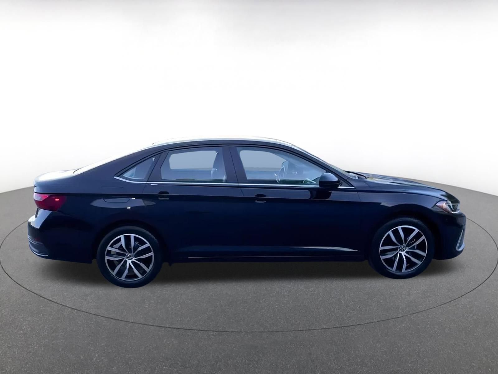 Thumbnail: 2025 Volkswagen Jetta - 9