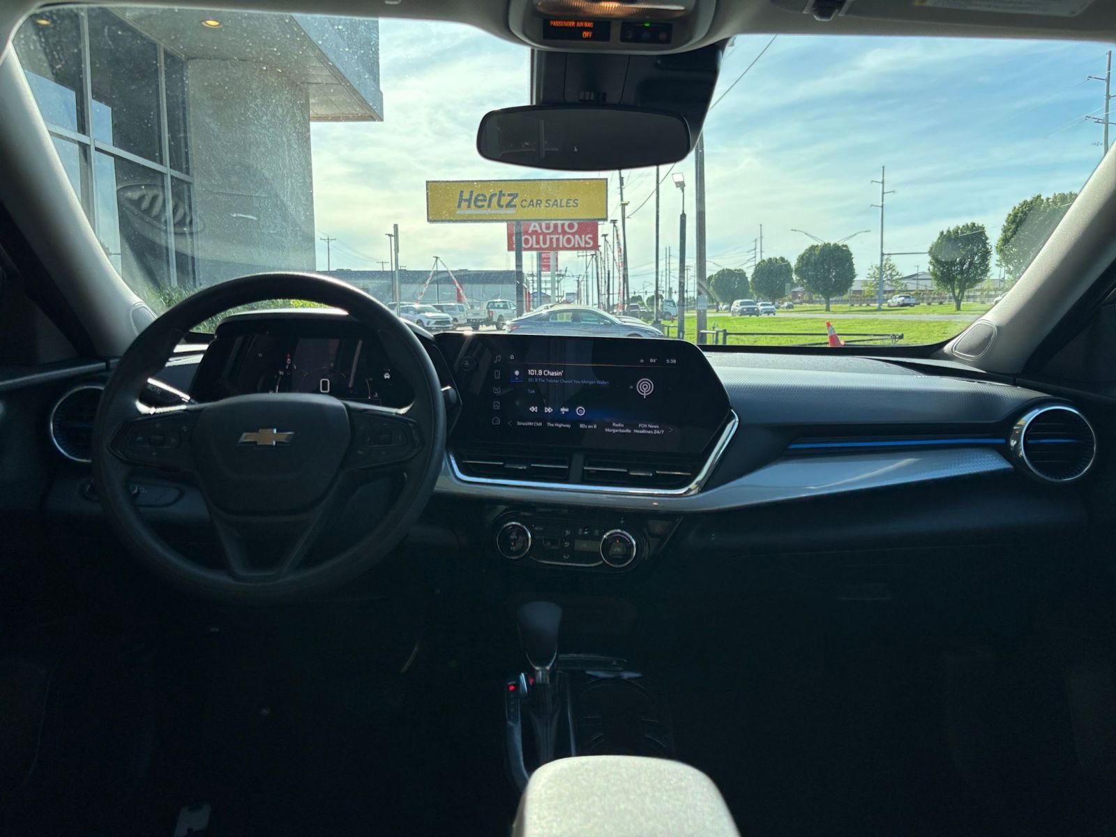 Thumbnail: 2025 Chevrolet Trax - 32