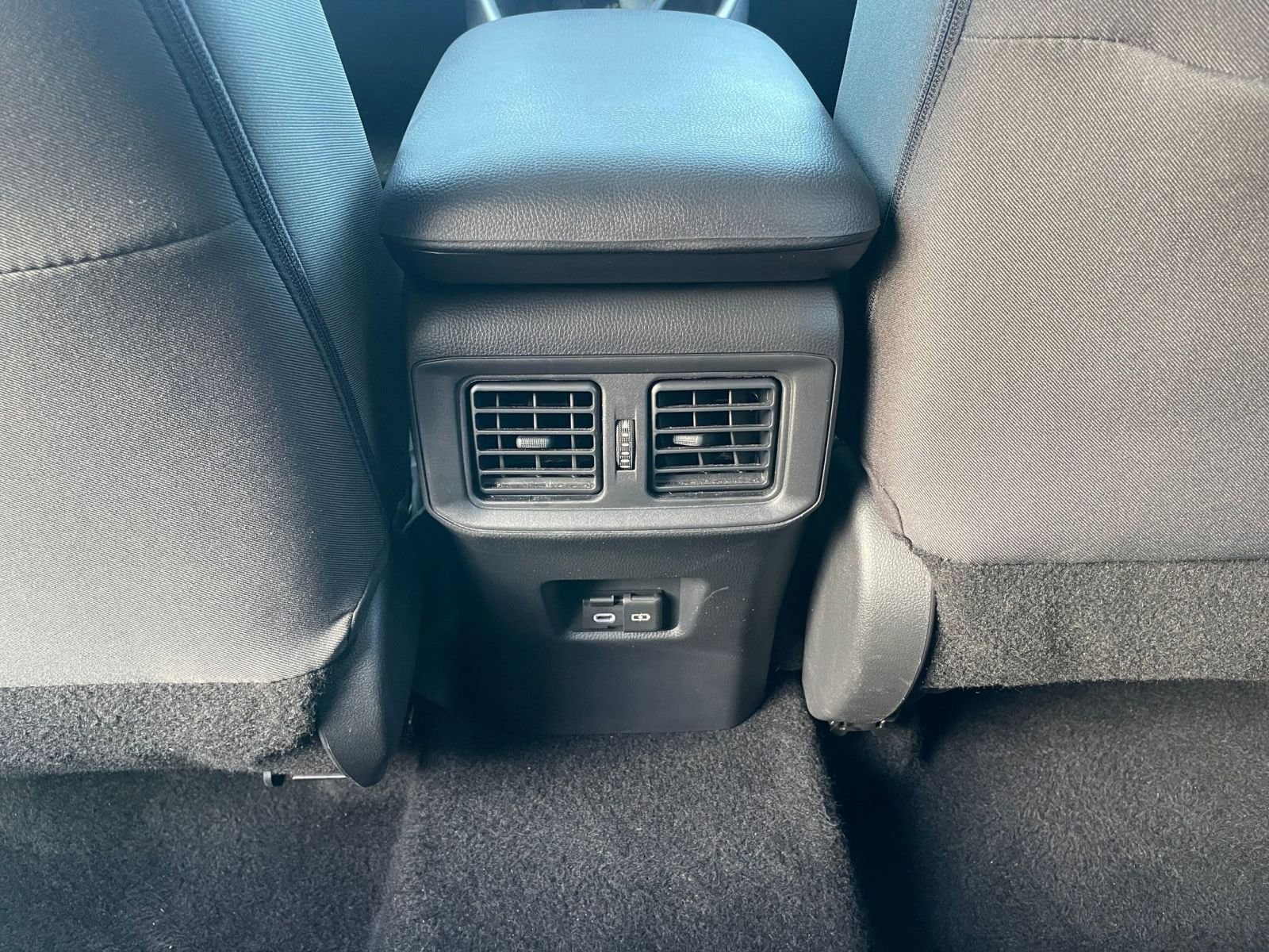 Thumbnail: 2025 Toyota RAV4 - 24